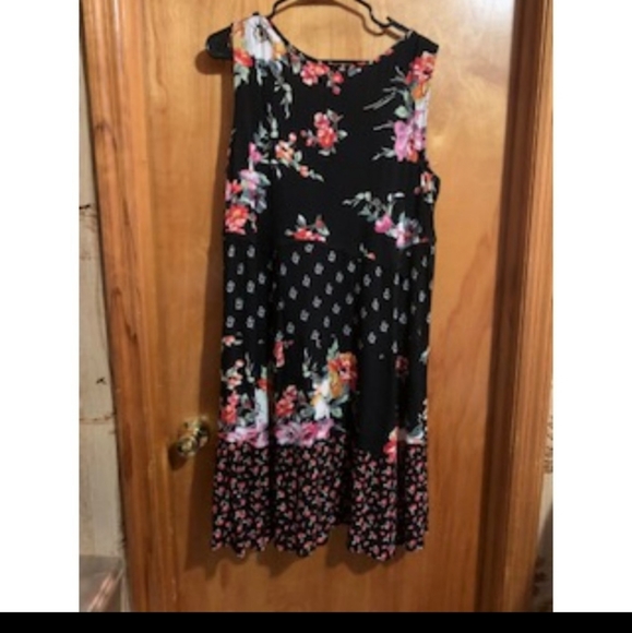 Floral light-weight flowy dress - Picture 2 of 4